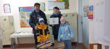 Спасаем деревья с Эколятами. Спасаем деревья с Эколятами.